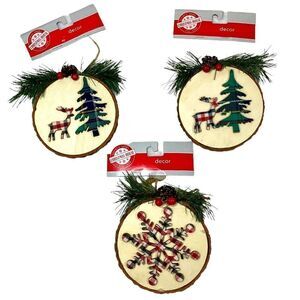 NWT Three Rustic Wooden Christmas Holiday Farmhouse Plaid Ornaments